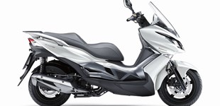 Kawasaki J125 2017 vs Aprilia SR-Max 125 2015