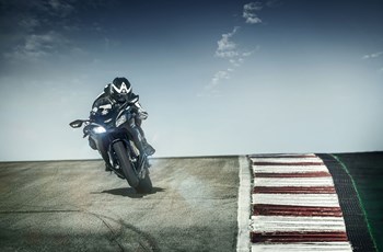 Kawasaki Ninja ZX-10RR 2017 - Bild 2 Kawasaki Ninja ZX-10RR 2017 - Bild 2