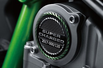 Kawasaki Ninja H2 Carbon 2017 - Bild 3 Kawasaki Ninja H2 Carbon 2017 - Bild 3