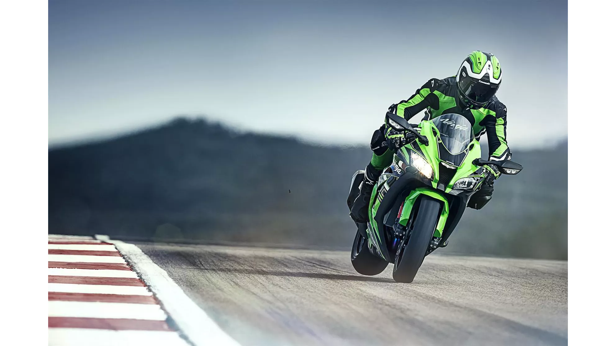 Kawasaki Ninja ZX-10R - Image 2 Kawasaki Ninja ZX-10R - Image 2