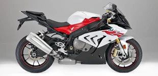 Yamaha TMAX 2017 vs BMW S 1000 RR 2017 Yamaha TMAX 2017 vs BMW S 1000 RR 2017