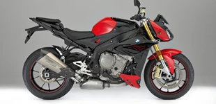 Suzuki GSX-S750 2019 vs BMW S 1000 R 2017 Suzuki GSX-S750 2019 vs BMW S 1000 R 2017