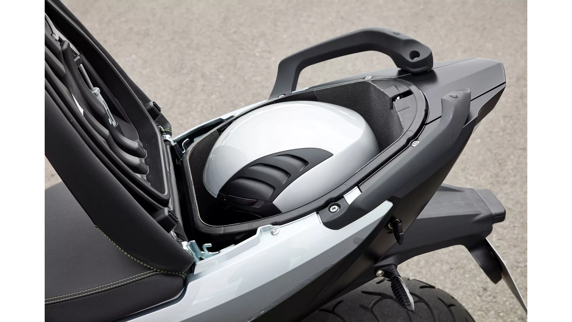 BMW C evolution - Image 10 BMW C evolution - Image 10