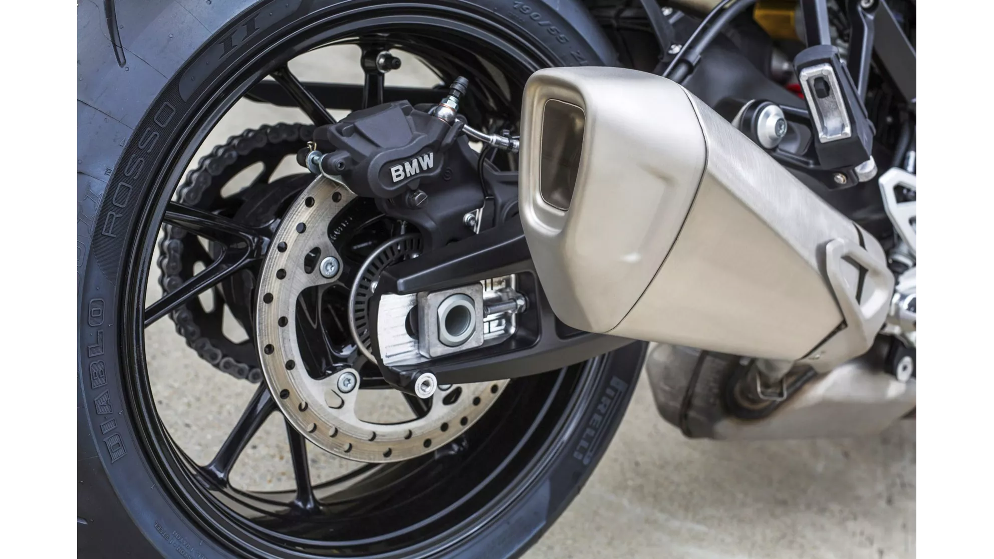 BMW S 1000 XR - Image 18 BMW S 1000 XR - Image 18