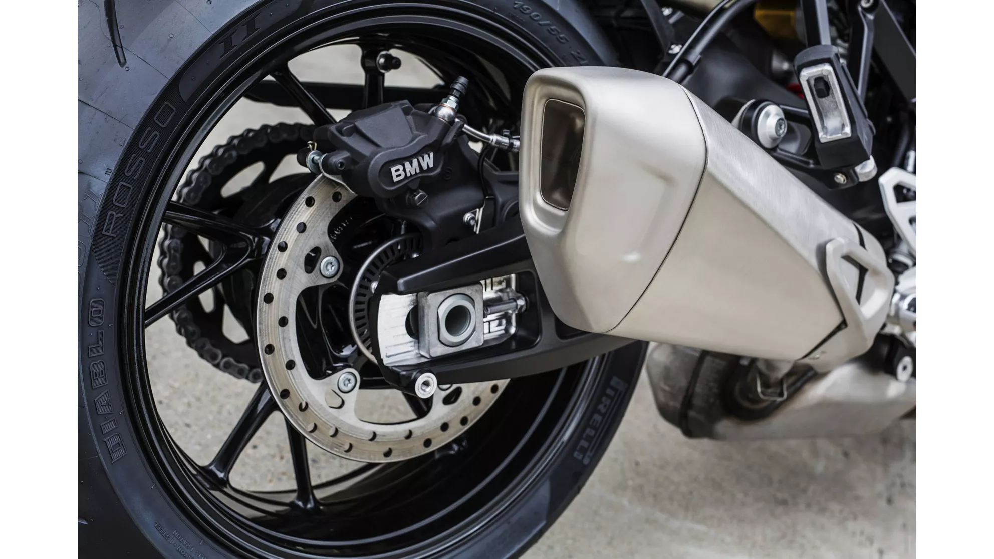 BMW S 1000 XR - Image 20 BMW S 1000 XR - Image 20