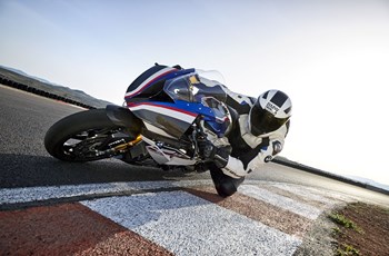 BMW HP4 RACE 2017 - Bild 11