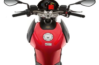 Aprilia Shiver 750 2017 - Bild 4 Aprilia Shiver 750 2017 - Bild 4