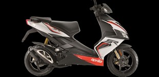 Peugeot Speedfight 2 LR 2009 vs Aprilia SR 50 R 2017