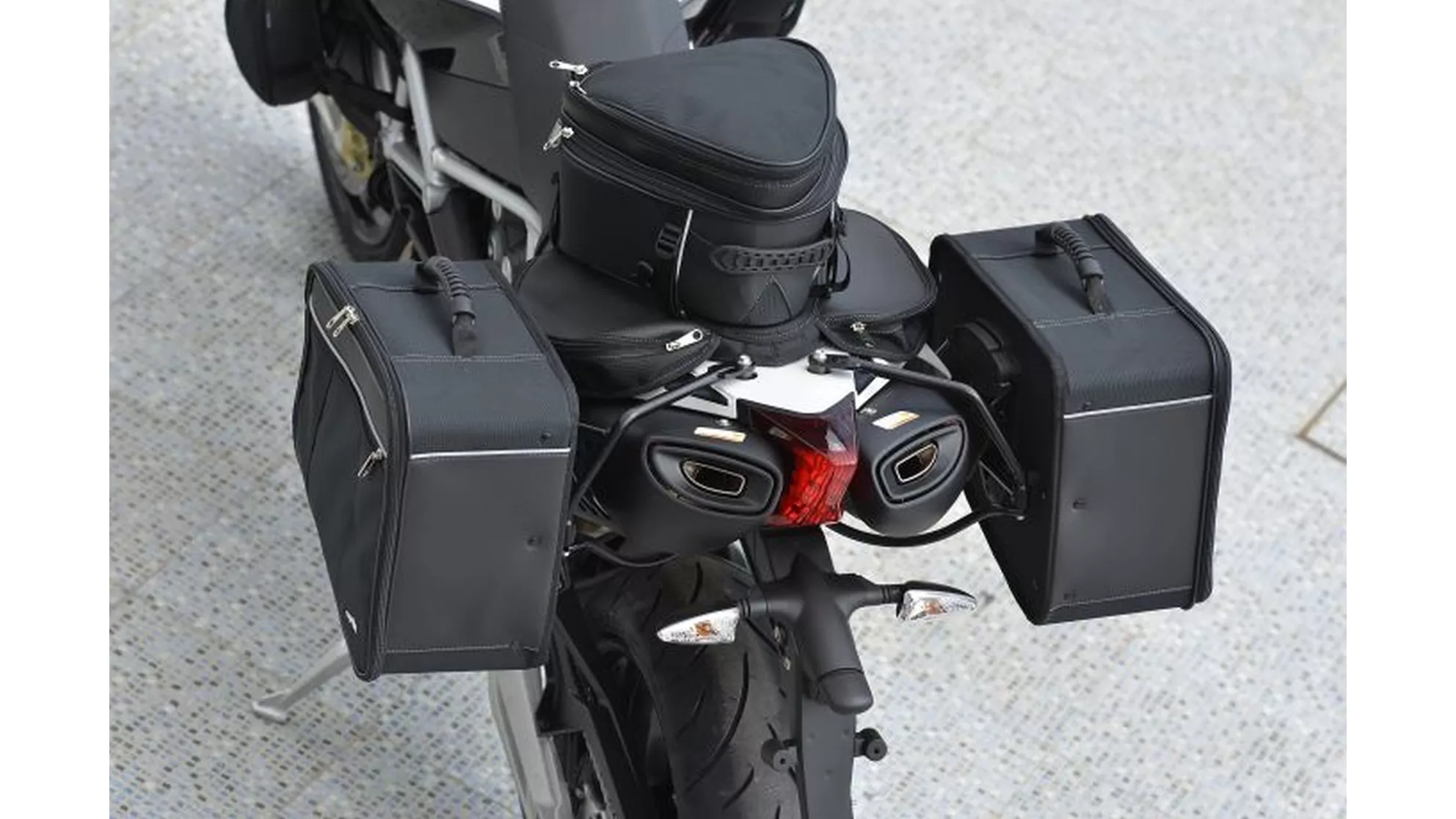 Aprilia Dorsoduro 1200 ABS ATC - Image 13 Aprilia Dorsoduro 1200 ABS ATC - Image 13