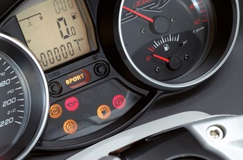 Aprilia SRV 850 i.e. ABS/ATC 2017 - Bild 18