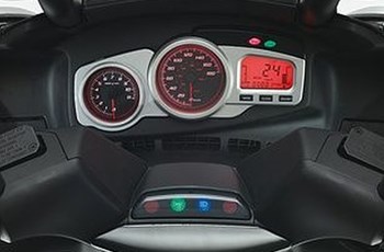 Aprilia SR-Max 300ie 2017 - Bild 10 Aprilia SR-Max 300ie 2017 - Bild 10