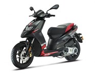 Motorrad Vergleich Peugeot Speedfight 4 50 Sportline 2022 Vs Aprilia Motorrad Vergleich Peugeot Speedfight 4 50 Sportline 2022 Vs Aprilia