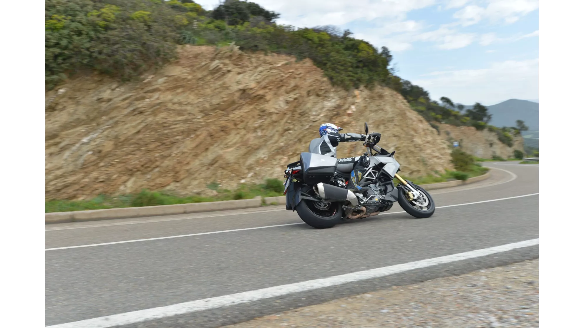 Aprilia Caponord 1200 ABS Travelpack - Image 7 Aprilia Caponord 1200 ABS Travelpack - Image 7