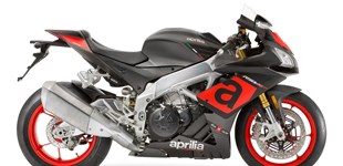 Aprilia RSV4 RR 2017 vs Ducati Panigale V4 S 2025