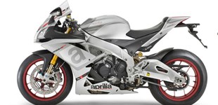 Aprilia RSV4 RF 2017 vs Aprilia RSV4 RR Racepack 2017