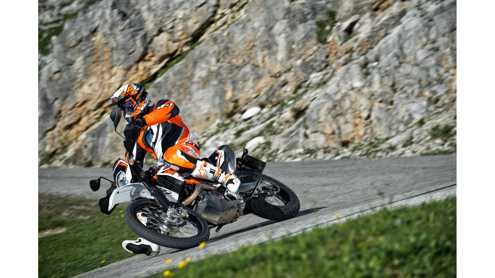 KTM 690 Enduro R - Image 2 KTM 690 Enduro R - Image 2