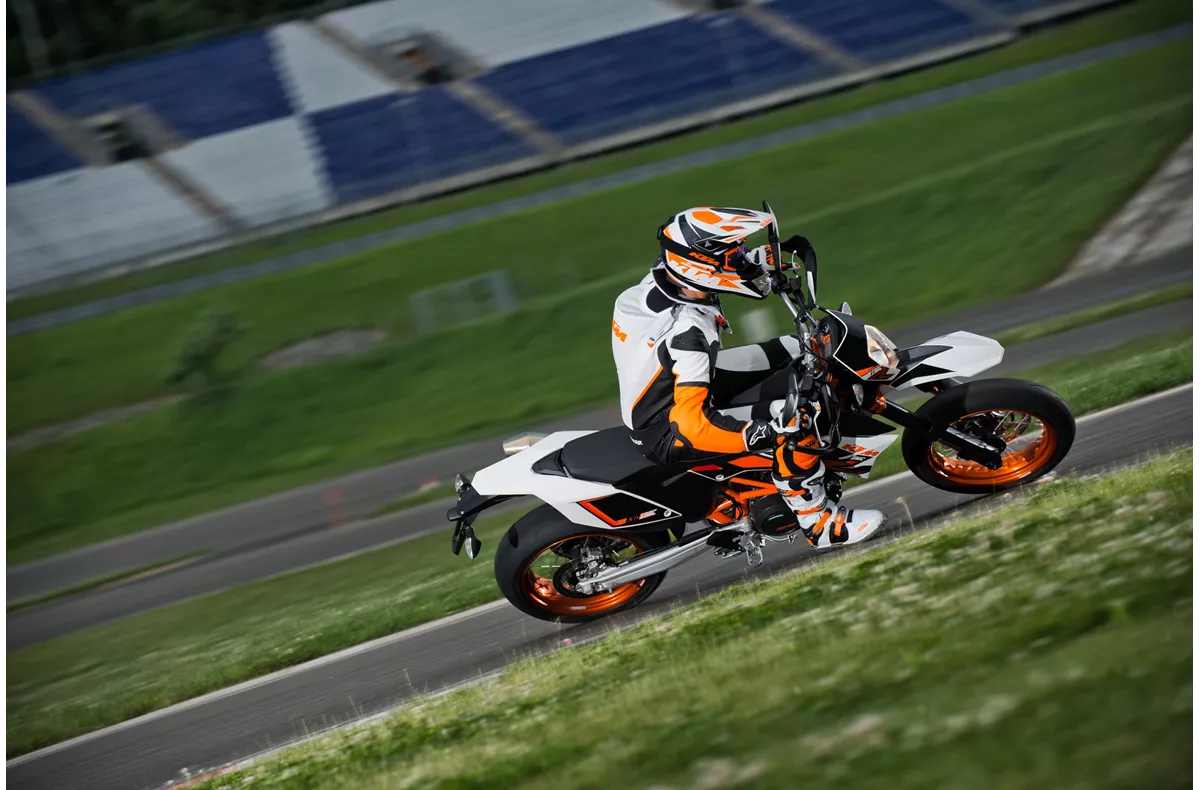 KTM 690 SMC R KTM 690 SMC R