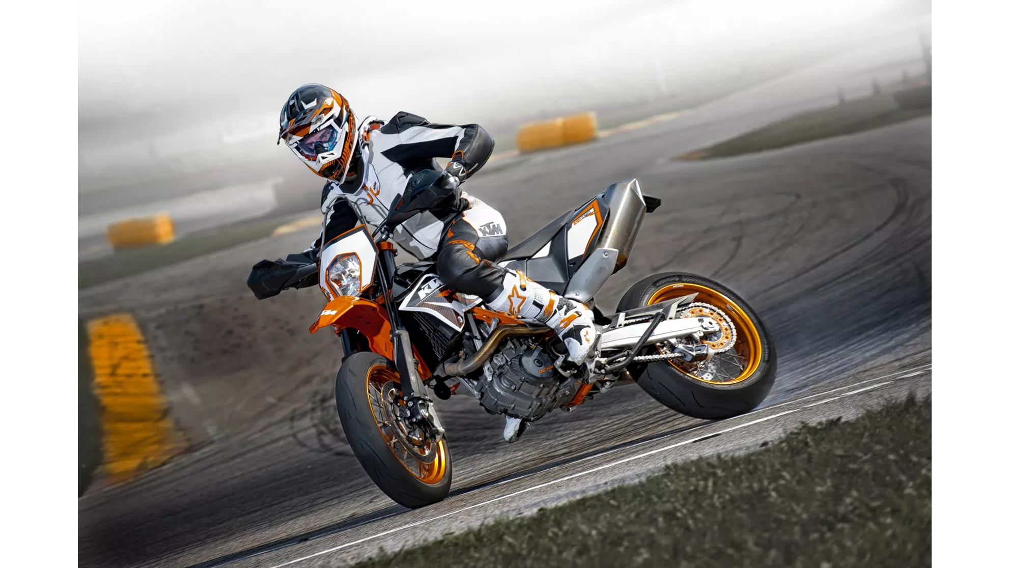 KTM 690 SMC R - Image 8 KTM 690 SMC R - Image 8