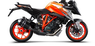 KTM 1290 Super Duke GT 2018 vs Suzuki GSX 1300 R Hayabusa 2021