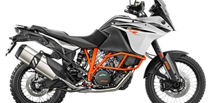 Honda XL750 Transalp 2024 vs KTM 1090 Adventure R 2018 Honda XL750 Transalp 2024 vs KTM 1090 Adventure R 2018