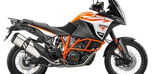 Suzuki V-Strom 1050DE 2023 vs KTM 1290 Super Adventure R 2018
