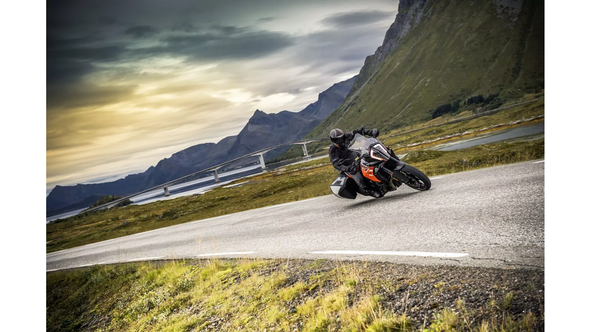 KTM 1290 Super Adventure S - Image 5 KTM 1290 Super Adventure S - Image 5