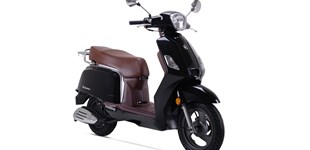 Honda PCX125 2010 vs Keeway Zahara 125 2018