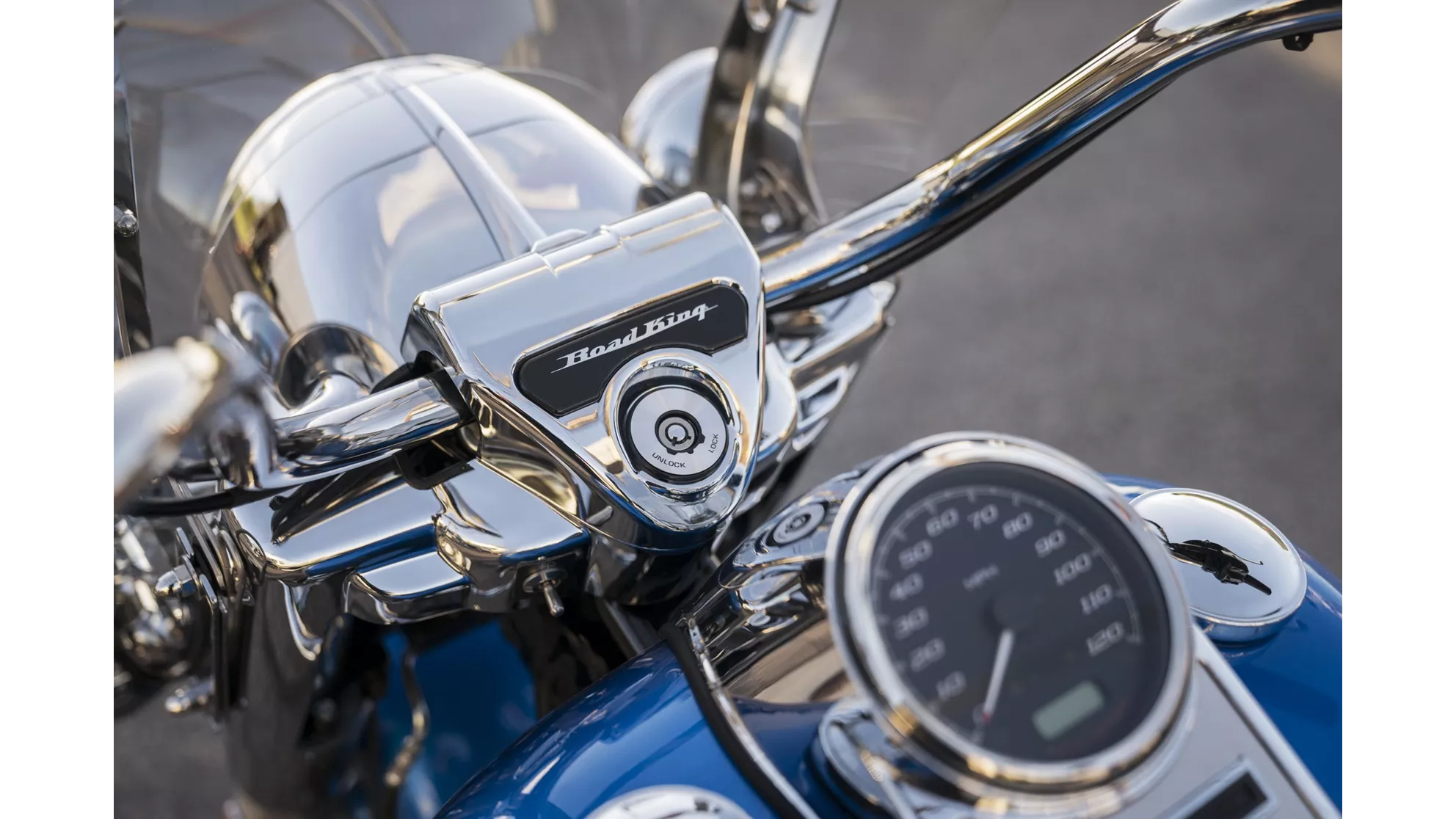 Harley-Davidson Touring Road King FLHR - Image 3 Harley-Davidson Touring Road King FLHR - Image 3
