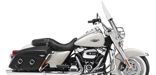 Harley-Davidson Road King Classic FLHRC 2018 vs Harley-Davidson Road King Classic FLHRC 2015