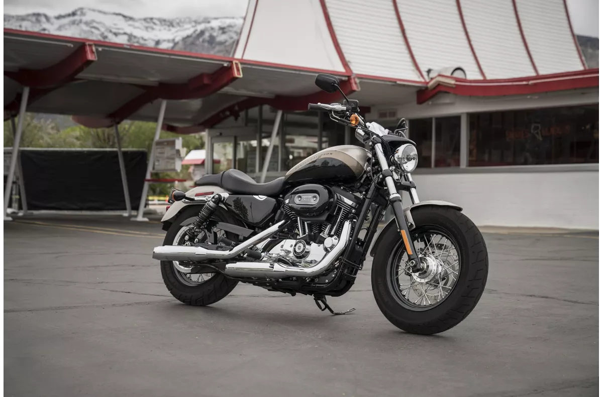 Harley-Davidson Sportster XL 1200C Custom Harley-Davidson Sportster XL 1200C Custom