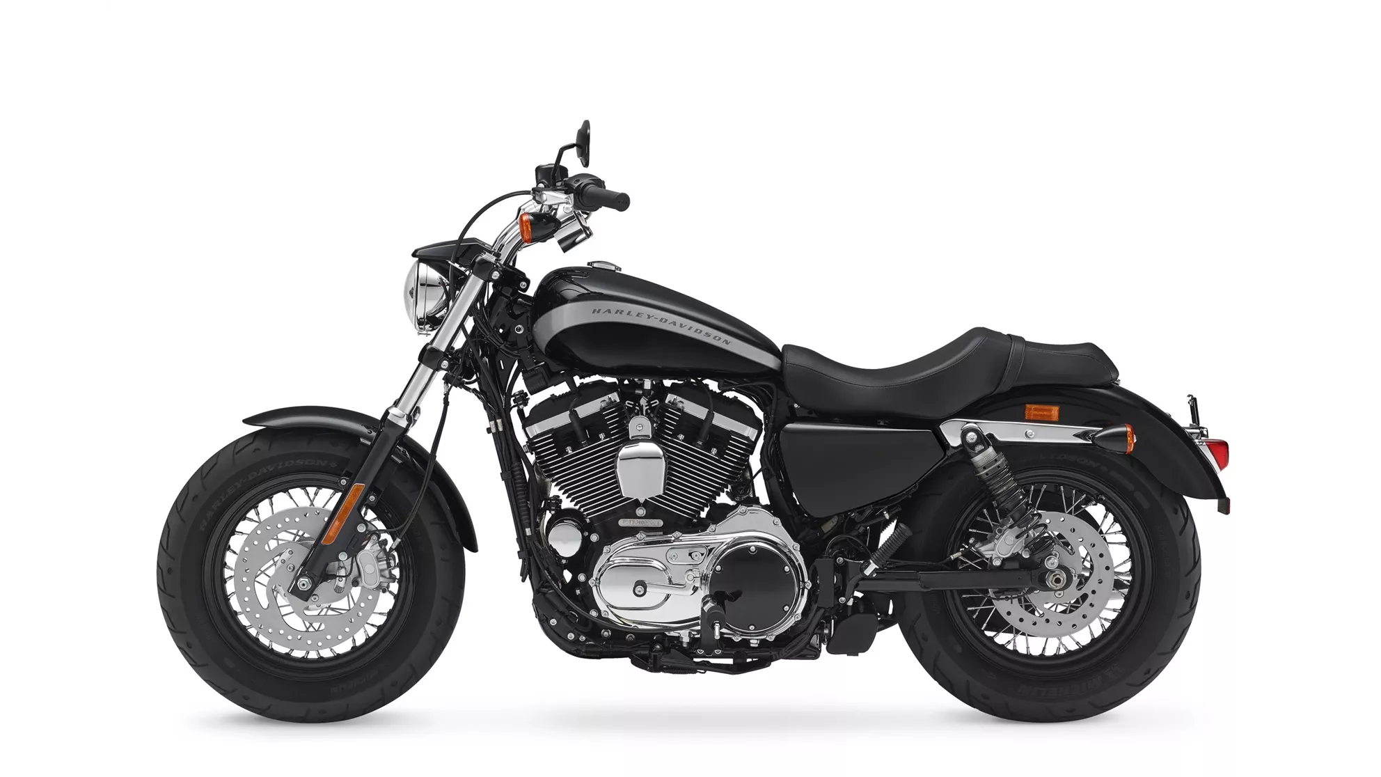 Harley-Davidson Sportster XL 1200C Custom - Image 8 Harley-Davidson Sportster XL 1200C Custom - Image 8