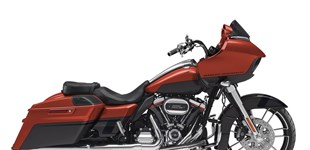 Harley-Davidson CVO Road Glide FLTRSE 2018 vs Harley-Davidson CVO Road Glide FLTRXSE  2021