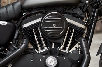 Harley-Davidson Sportster XL 883 N Iron 2018 - Bild 3 Harley-Davidson Sportster XL 883 N Iron 2018 - Bild 3