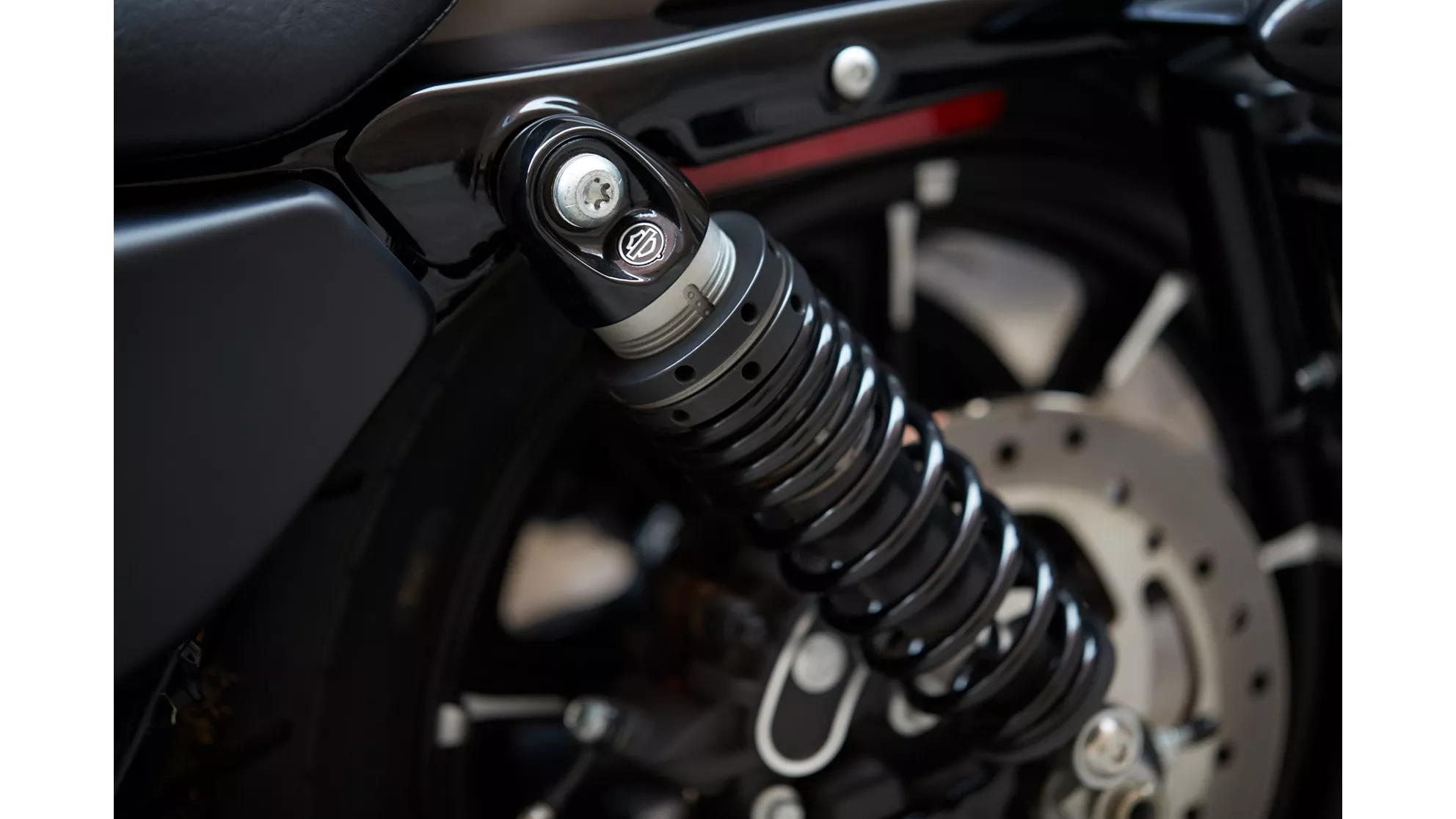 Harley-Davidson Sportster XL 883 N Iron - Image 2 Harley-Davidson Sportster XL 883 N Iron - Image 2