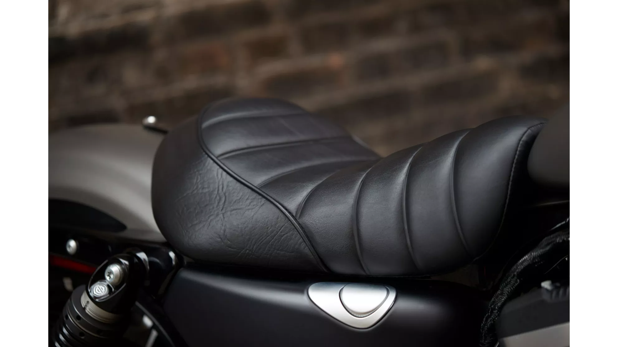 Harley-Davidson Sportster XL 883 N Iron - Image 3 Harley-Davidson Sportster XL 883 N Iron - Image 3