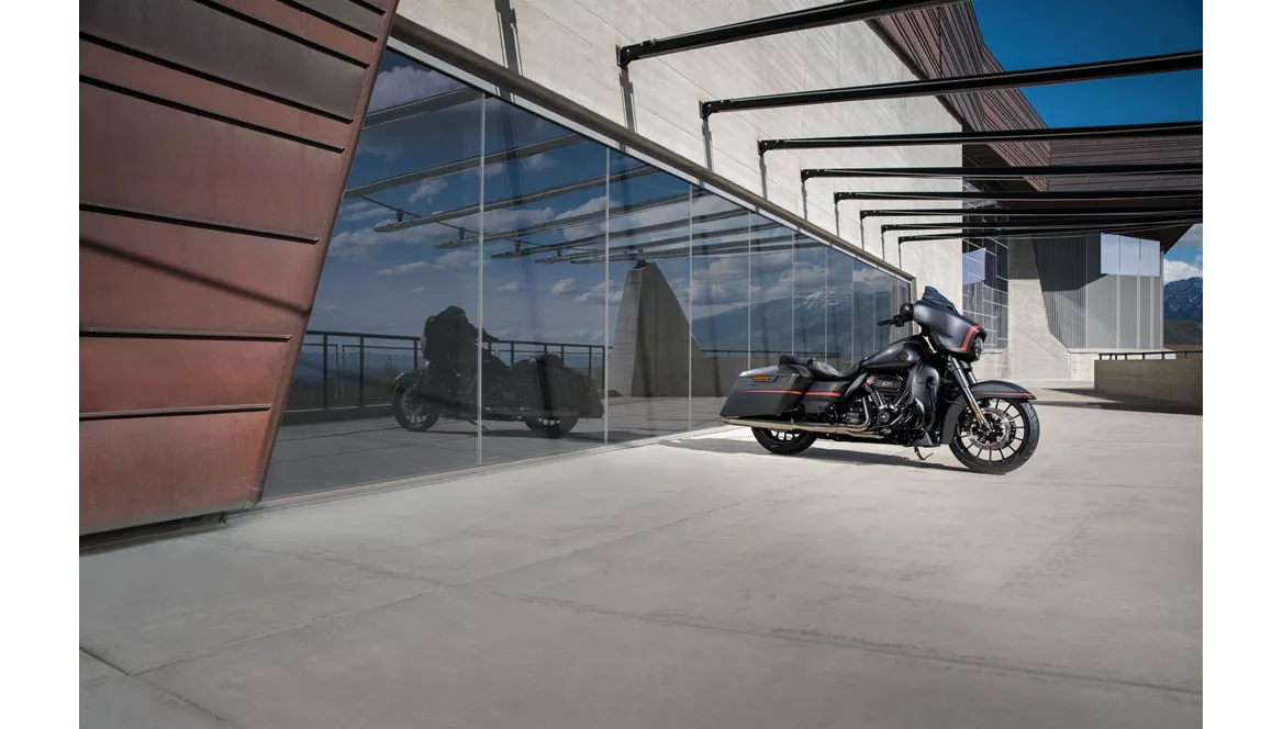 Harley-Davidson CVO Street Glide FLHXSE 2018