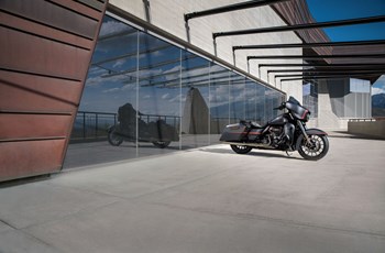 Harley-Davidson CVO Street Glide FLHXSE 2018 - Bild 2 Harley-Davidson CVO Street Glide FLHXSE 2018 - Bild 2