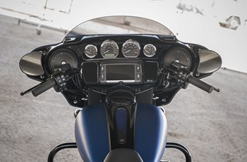 Harley-Davidson CVO Street Glide FLHXSE 2018 - Bild 3 Harley-Davidson CVO Street Glide FLHXSE 2018 - Bild 3