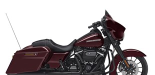 Harley-Davidson Touring Street Glide Special FLHXS 2018 vs Triumph Rocket 3 Storm R 2024