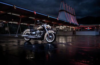 Harley-Davidson Softail Deluxe FLDE 2018 - Bild 2 Harley-Davidson Softail Deluxe FLDE 2018 - Bild 2