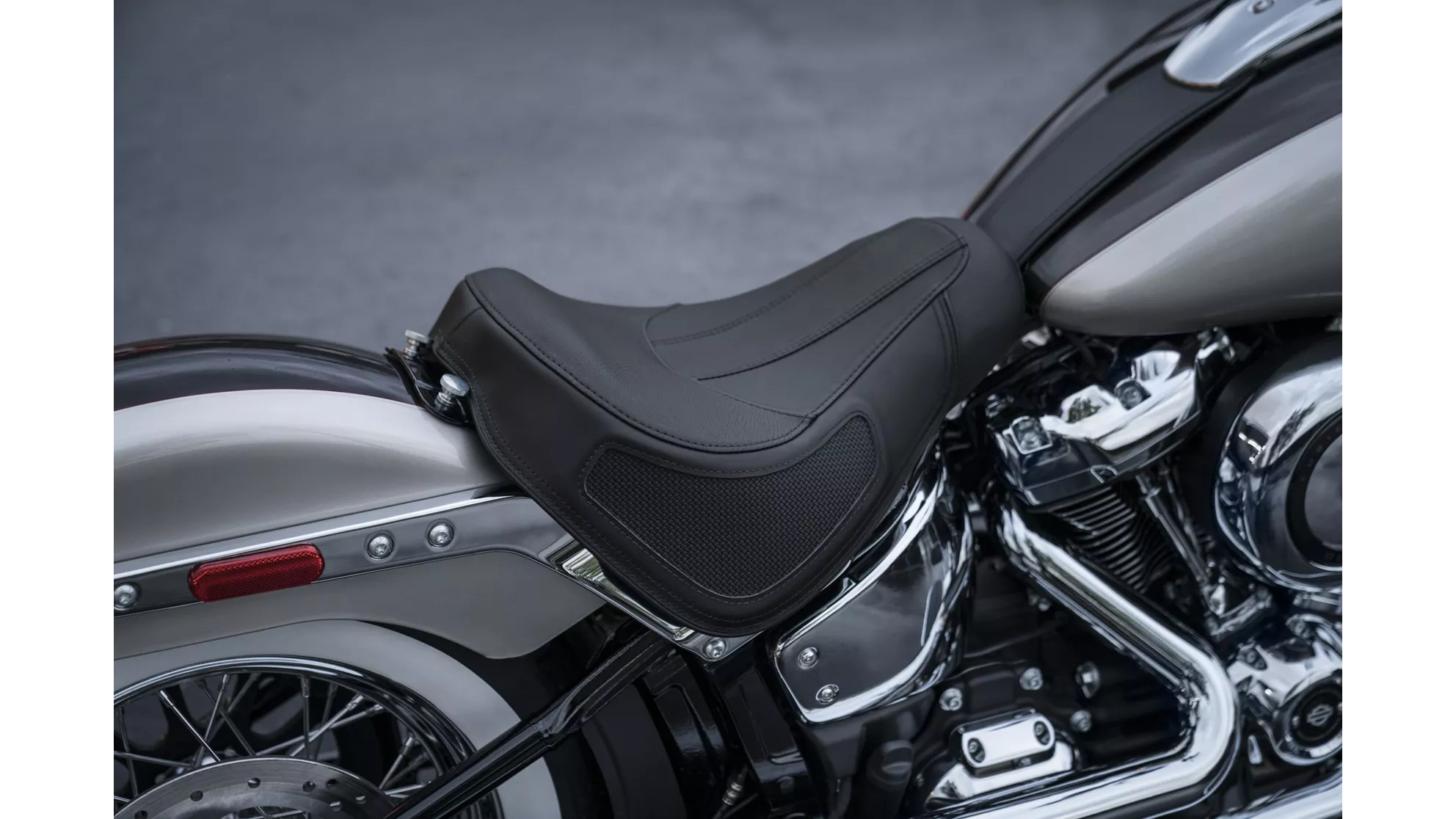 Harley-Davidson Softail Deluxe FLDE - Image 7 Harley-Davidson Softail Deluxe FLDE - Image 7