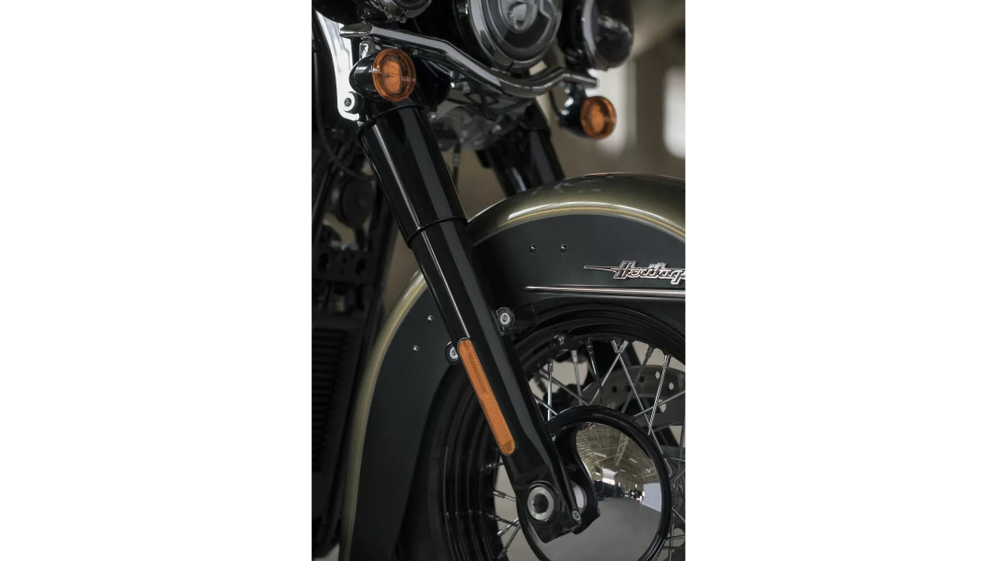 Harley-Davidson Softail Heritage Classic FLHC - Image 2 Harley-Davidson Softail Heritage Classic FLHC - Image 2