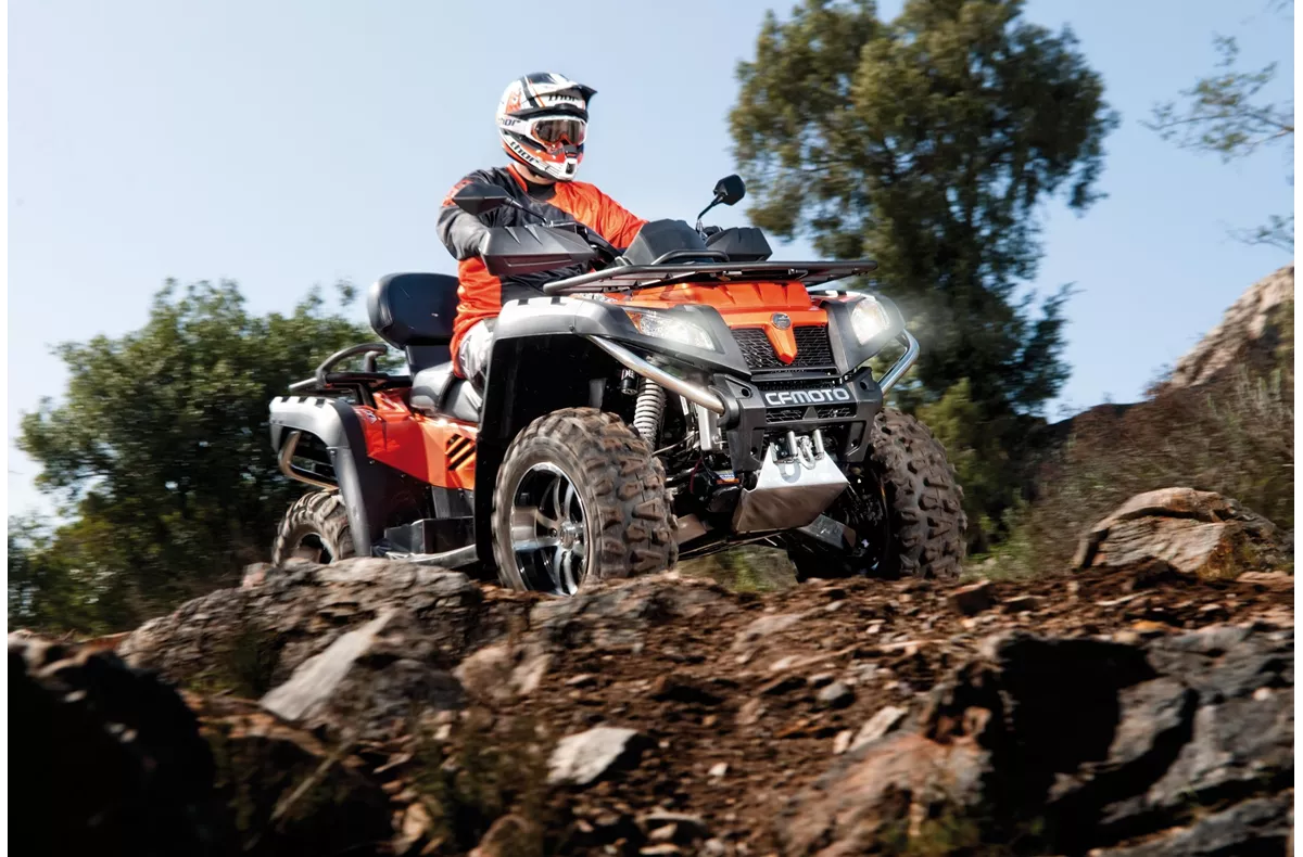 CFMOTO CForce 820 V2 EFI 4x4 DLX CFMOTO CForce 820 V2 EFI 4x4 DLX