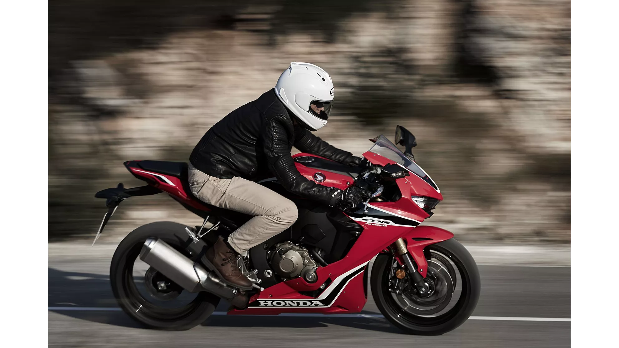 Honda CBR1000RR Fireblade - Image 3 Honda CBR1000RR Fireblade - Image 3