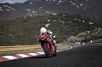 Honda CBR1000RR Fireblade 2018 - Bild 9 Honda CBR1000RR Fireblade 2018 - Bild 9
