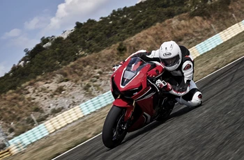 Honda CBR1000RR Fireblade 2018 - Bild 10 Honda CBR1000RR Fireblade 2018 - Bild 10