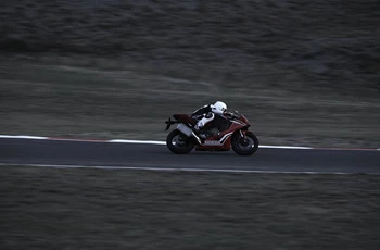 Honda CBR1000RR Fireblade 2018 - Bild 13 Honda CBR1000RR Fireblade 2018 - Bild 13