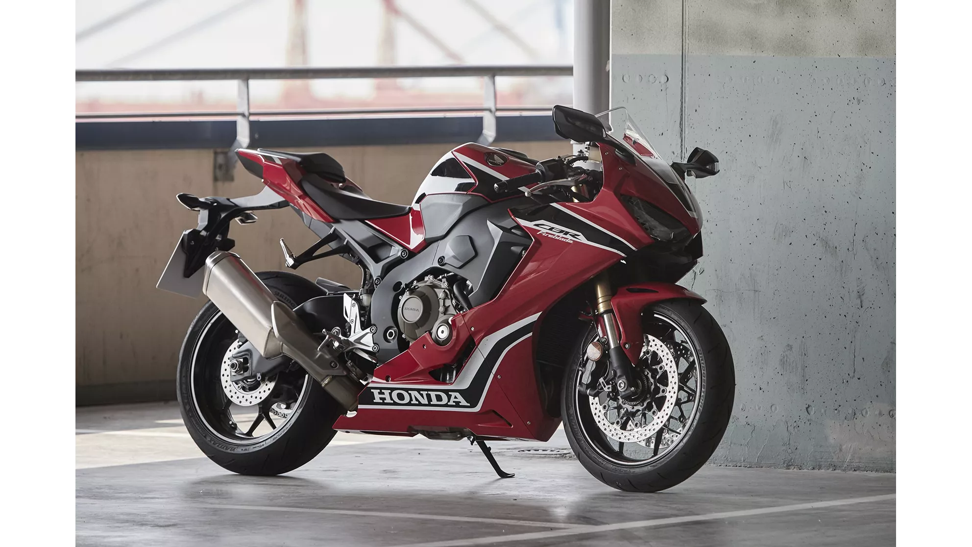Honda CBR1000RR Fireblade - Image 13 Honda CBR1000RR Fireblade - Image 13