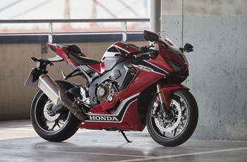 Honda CBR1000RR Fireblade 2018 - Bild 15 Honda CBR1000RR Fireblade 2018 - Bild 15