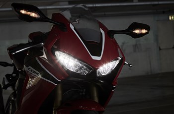Honda CBR1000RR Fireblade 2018 - Bild 17 Honda CBR1000RR Fireblade 2018 - Bild 17